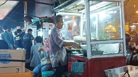 Nasi Goreng Latanza: Rahasia Kebahagiaan di Setiap Suapan di Cilacap
